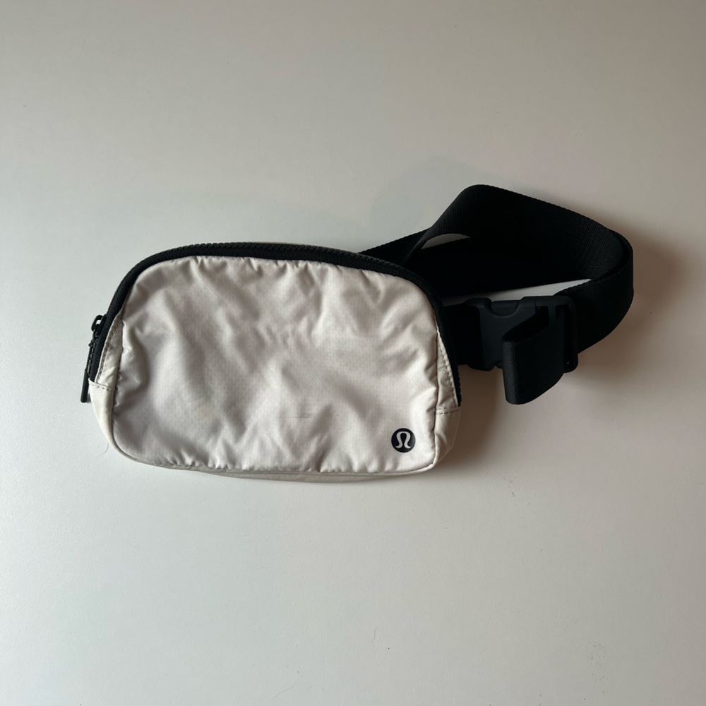 Lululemon belt bag